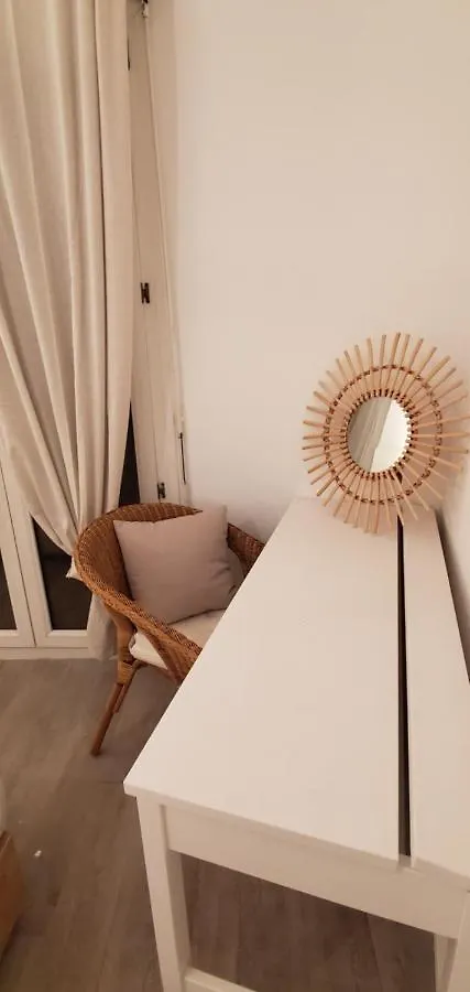 Apartment Appartement Cosy Balcon Vue Degagee Au Coeur De Marseille - Joliette