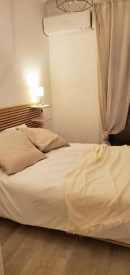 Appartement Cosy Balcon Vue Degagee Au Coeur De Marseille - Joliette 0*,  France