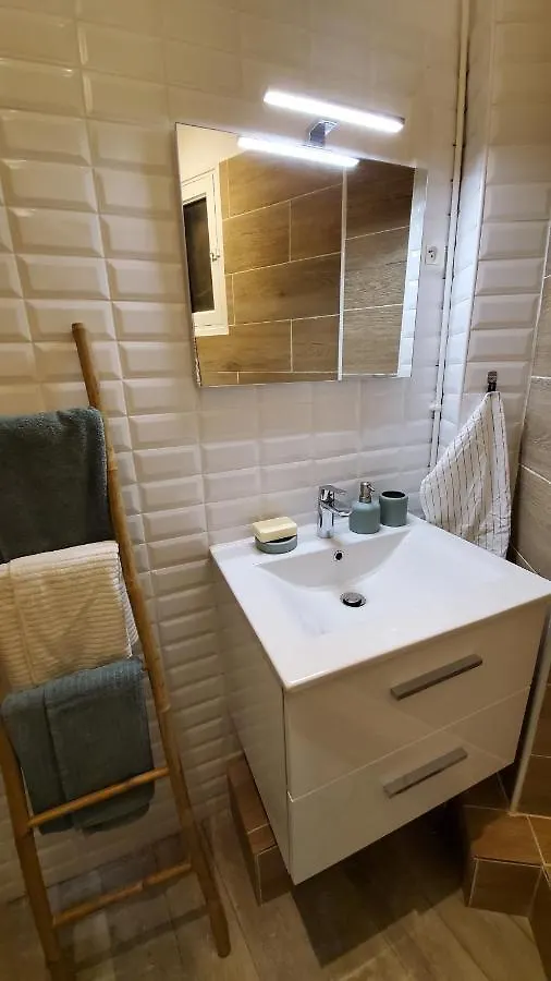 Appartement Cosy Balcon Vue Degagee Au Coeur De Marseille - Joliette 0*,